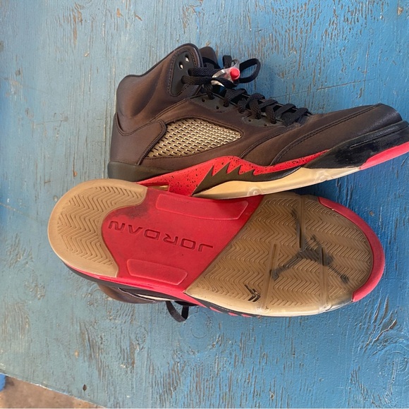 Jordan Black and Red Athletic Shoes Satin Air Jordan Retro 5 Nike - Picture 2 of 7